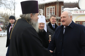 Лукашенко: «Настало время властям и обществу сделать шаг навстречу людям, которые ошиблись и уехали из Беларуси»