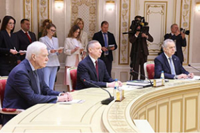 Лукашенко похвалил чистый Питер, отметив «белорусский след»