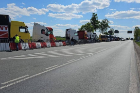 Что происходит в пункте «Козловичи-Кукурыки», где польские перевозчики блокируют движение фур?