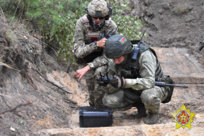Вагнеровцы тренируют десантников у границы с Польшей. Польские спецслужбы обеспокоены