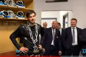 Очень символическая награда: лучшие игроки минского «Динамо» теперь получают большую железную цепь