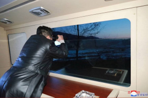 Фотофакт. Ким в кожаном пальто и сверхзвуковая ракета