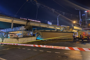 В Минске на Немиге обрушилась пешеходная часть моста